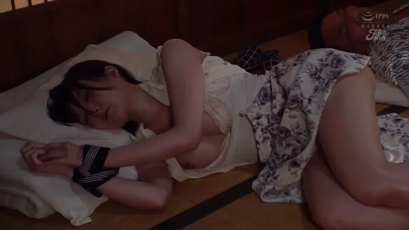 Xin chồng yêu đi công tác với tiền bối, nữ nhân viên rơi vào kế hoạch của ông cấp trên biến thái