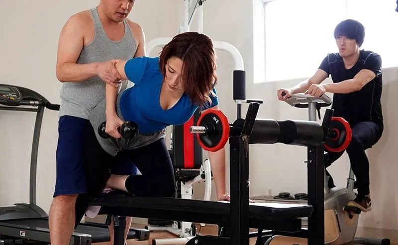 Anh xã phát hiện vợ yêu cắm sừng với huấn luyện viên thể hình