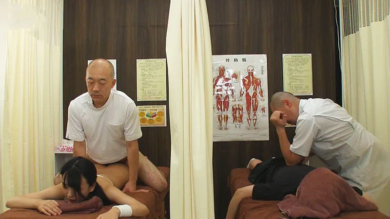 Dẫn em người yêu đi mát-xa rồi bị trả bài cạnh bên mà không hề hay biết