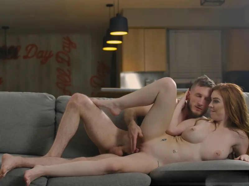 đang tăng ca mà eny cứ dùng bướm dụ tôi doggy cùng em